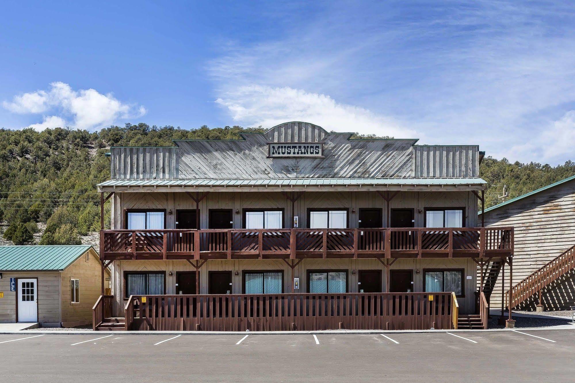 Quality Inn Bryce Canyon Пангитч Экстерьер фото